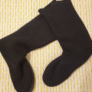 Knitted Uggs